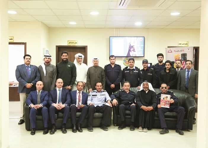 فريق عمل جمارك منفذ السالمي المشاركون في الفعالية﻿