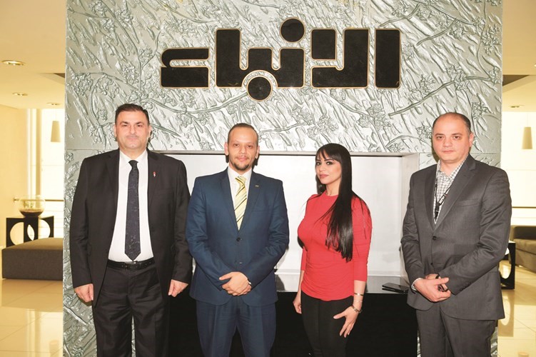 حيدر رفراف وشيرين المنوفي من هوليداي إن السالمية يهنئان بعيد الأنباء الزميلين فريد سلوم ومهند سلطان﻿