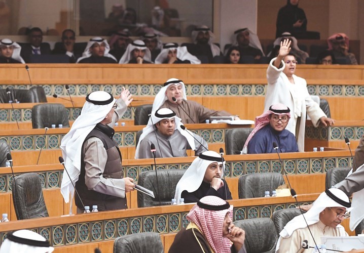 سجال بين صلاح خورشيد وصفاء الهاشم﻿