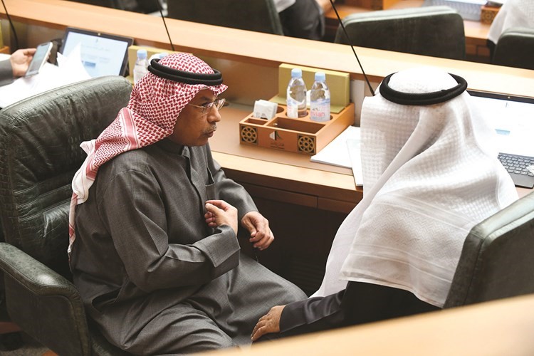 الشيخ خالد الجراح أثناء الجلسة﻿
