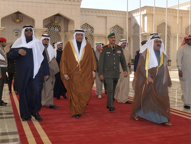 النائب الأول لرئيس مجلس الوزراء وزير الدفاع الشيخ ناصر صباح الأحمد يتوجه إلى البحرين