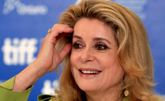 أشهر نجمات السينما الفرنسية تدافع عن حق الرجل في "قليل من التحرش" بالمرأة!