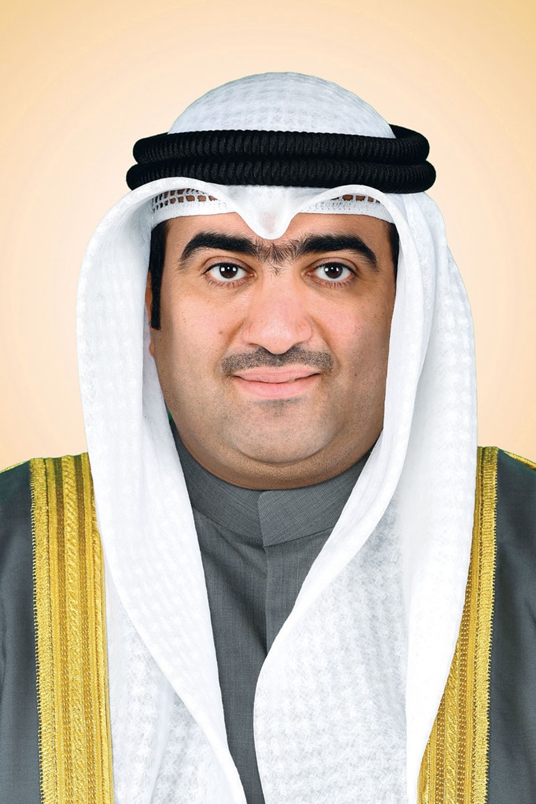 الروضان يعتذر بقصيدة من الشيخ عيسى بن راشد بعد نشر «الأنباء» قصيدته «عتاب إلى الكويت»: نحن من فقد متعة وجودك معنا.. والكويت هي دارك