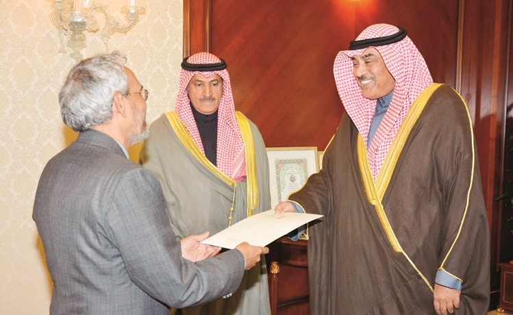 الخالد يتسلم نسخة من أوراق اعتماد سفير الهند ك جيفا ساغار ﻿