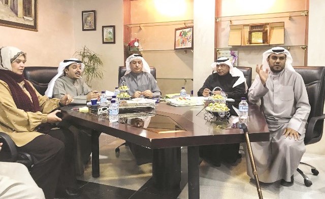 جانب من لقاء د. عبدالمحسن الحويلة مع اولياء أمور الطلبة ﻿