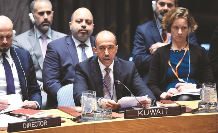 المستشار بدر المنيخ ملقيا كلمة الكويت﻿