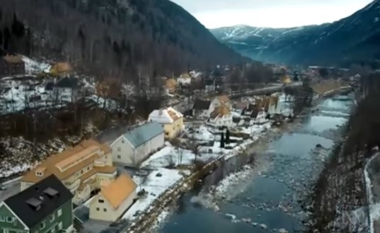 بالفيديو: مدينة نرويجية تستعين بالمرايا للحصول على أشعة الشمس