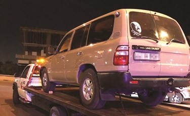 إحدى المركبات في طريقها إلى كراج الشرطة﻿