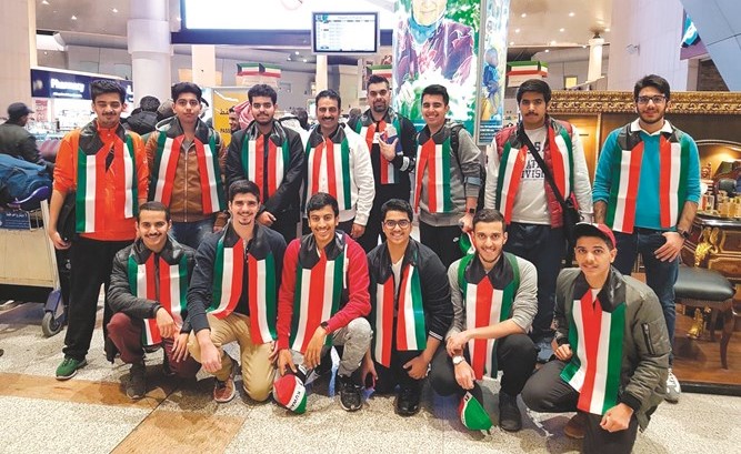 وفد طلبة الكويت المتفوقين اثناء مغادرته الى البانيا﻿