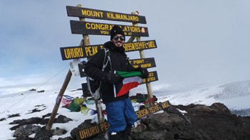 شباب كويتيون أفردوا أشرعتهم لريح المغامرة فبلغوا مختلف أصقاع الأرض