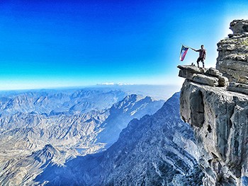 شباب كويتيون أفردوا أشرعتهم لريح المغامرة فبلغوا مختلف أصقاع الأرض