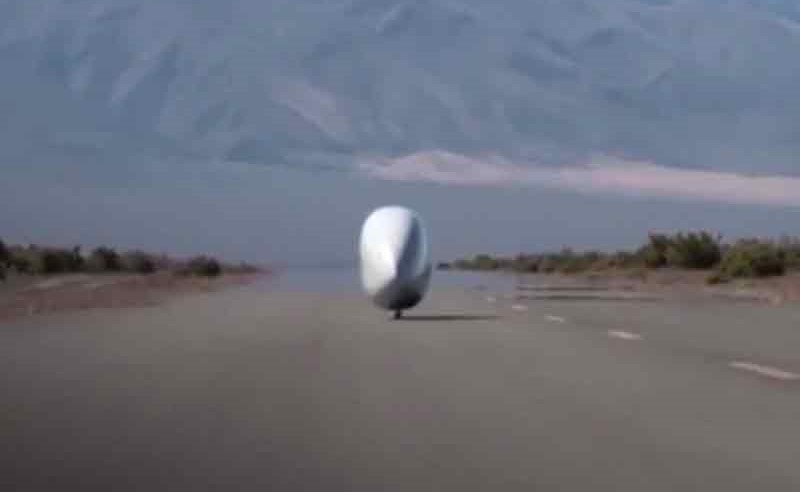 بالفيديو.. أسرع مركبة في العالم تعمل بقوة عضلات الإنسان