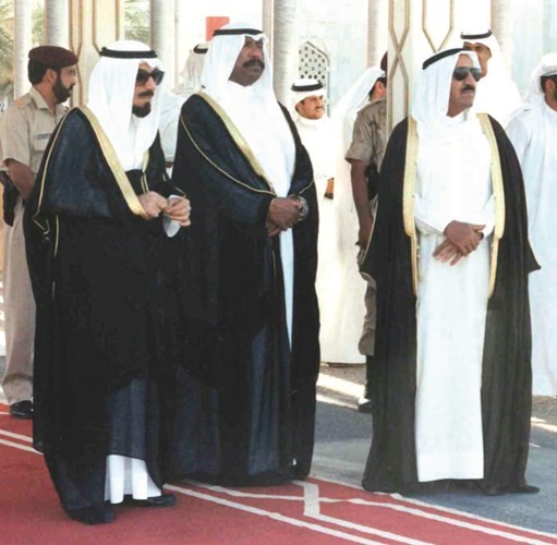 صاحب السمو الامير الشيخ صباح الاحمد مع الراحلين الامير الشيخ جابر الاحمد والامير الوالد الشيخ سعد العبد الله رحمهما الله﻿