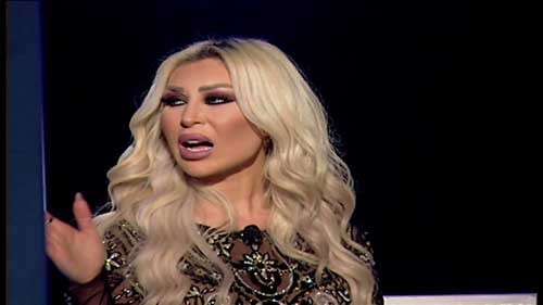بالفيديو.. زوج فنانة لبنانية يقتحم استوديو على الهواء ويهدد بقتل المذيع !