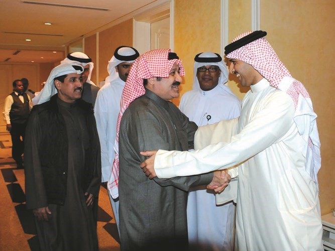 رئيس الاتحاد البحريني الشيخ علي بن خليفة يستقبل الشيخ أحمد اليوسف ﻿