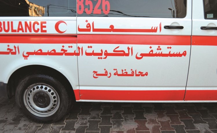 إحدى سيارات الإسعاف التابعة للمستشفى الكويتي التخصصي﻿