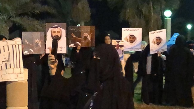 مشاركة نسائية في الإعتصام