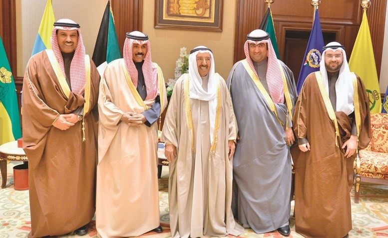  ﻿سمو الأمير وسمو ولي العهد مع الوزير الروضان والشيخ د. حمود المبارك ود. حمود فليطح﻿