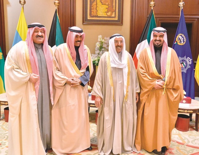  ﻿سمو الأمير وسمو ولي العهد مع الشيخ أحمد اليوسف والشيخ تركي اليوسف﻿