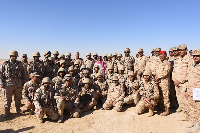 بالفيديو.. وزير الدفاع تفقد مواقع القوة البرية: أداء واجبكم الوطني محل فخر واعتزاز.. وضعوا مصلحة الوطن نصب أعينكم