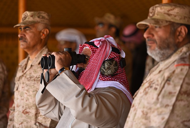 بالفيديو.. وزير الدفاع تفقد مواقع القوة البرية: أداء واجبكم الوطني محل فخر واعتزاز.. وضعوا مصلحة الوطن نصب أعينكم