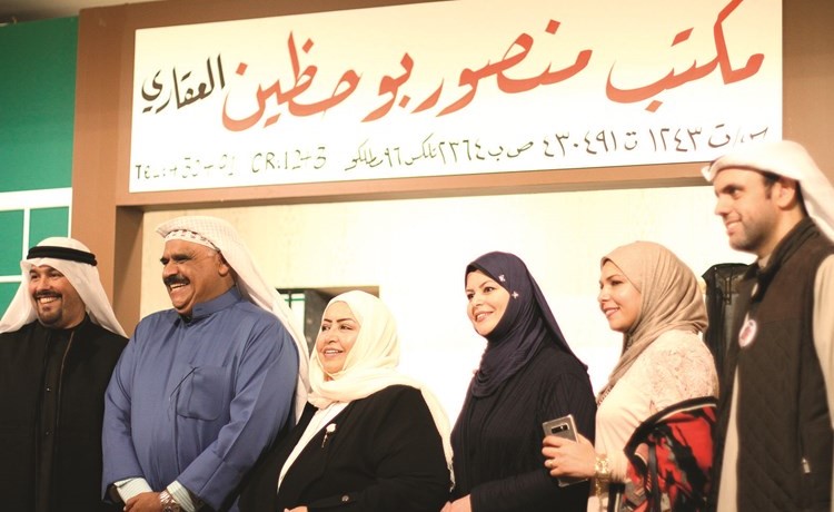 جانب من الفنانين الذين حضروا اللقاء﻿