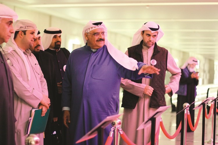 داود حسين في معرض مقتنيات الراحل عبد الحسين عبدالرضا﻿