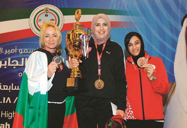 الرامية التونسية الفة مع صاحبتي المركزين الثاني والثالث ﻿