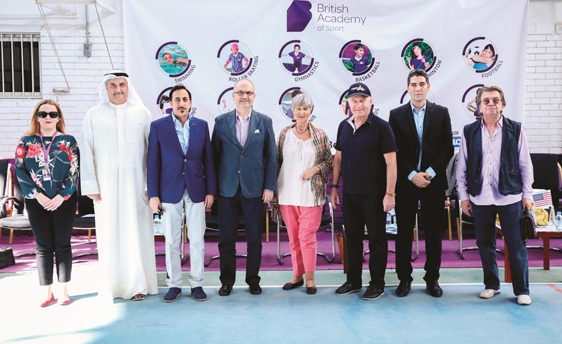 السفير الروماني دانييل تاتيس والسفير الصربي وحرمه والقائم بالأعمال اللبناني ماهر خير وكفاح المطوع﻿
