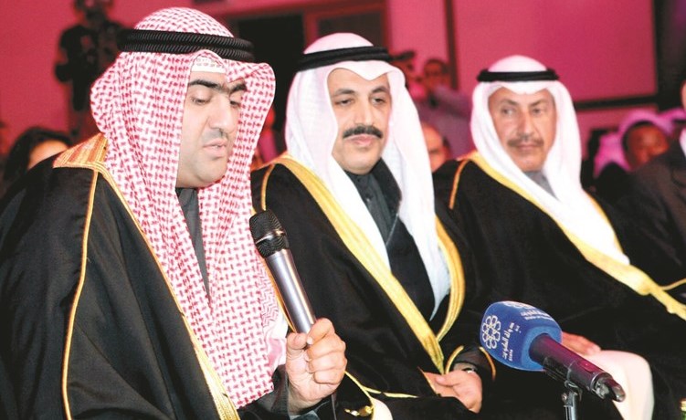 الوزير خالد الروضان خلال حضوره الحفل الختامي ﻿
