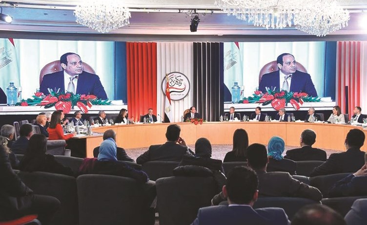 الرئيس عبد الفتاح السيسي متحدثا في ختام مؤتمر حكاية وطن﻿