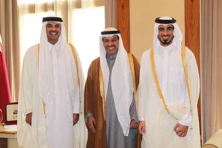 أمير قطر بحث والروضان العلاقات الثنائية في مجالي الشباب والرياضة
