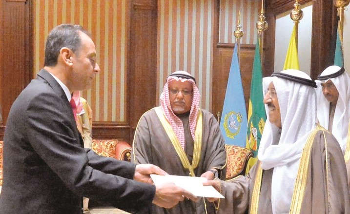 صاحب السمو الأمير الشيخ صباح الأحمد متسلما أوراق اعتماد سفير الپاراغواي انخيل رامون سيبيلس ﻿