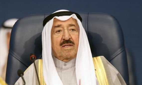 صاحب السمو الأمير الشيخ صباح الأحمد مستقبلاً طلال الخرافي