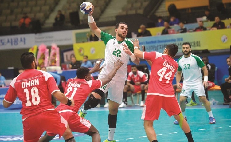 منتخب السعودية تجاوز عمان﻿