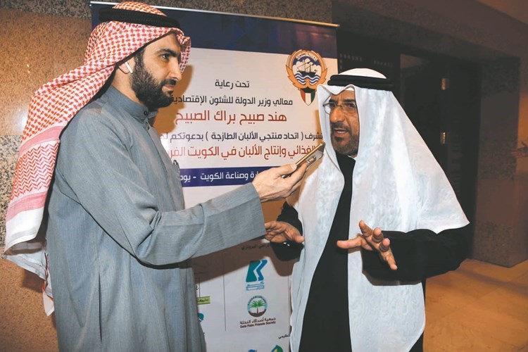 عبدالحكيم الأحمد متحدثا للزميل محمد راتب﻿