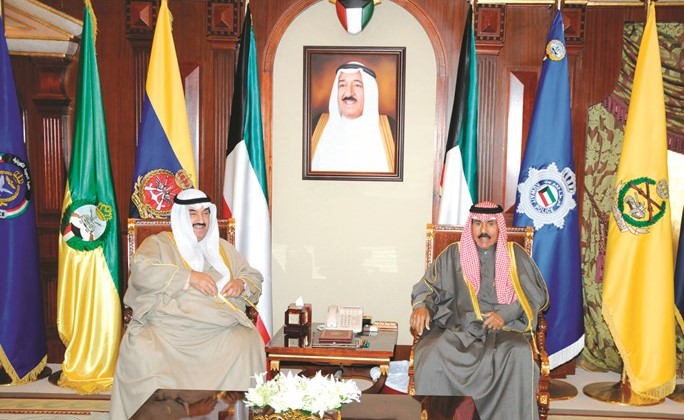 سمو ولي العهد الشيخ نواف الأحمد مستقبلا سمو الشيخ ناصر المحمد ﻿