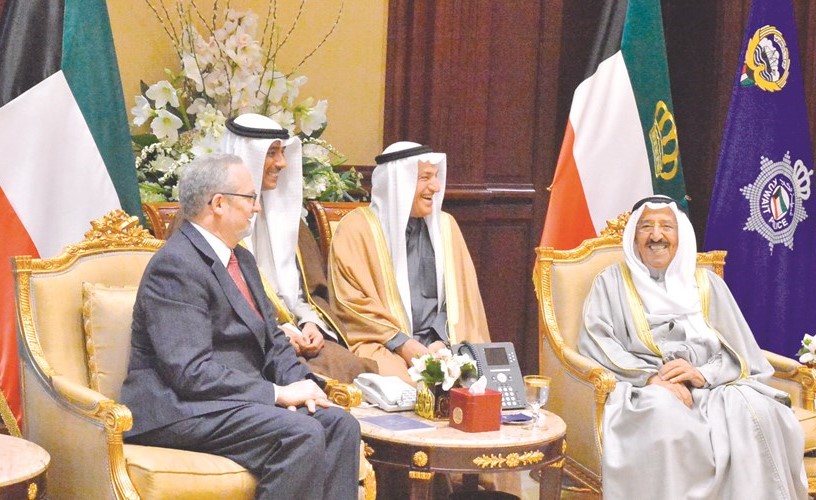 صاحب السمو الأمير أثناء استقباله سفير الولايات المتحدة الأميركية لورانس سيلفرمان﻿