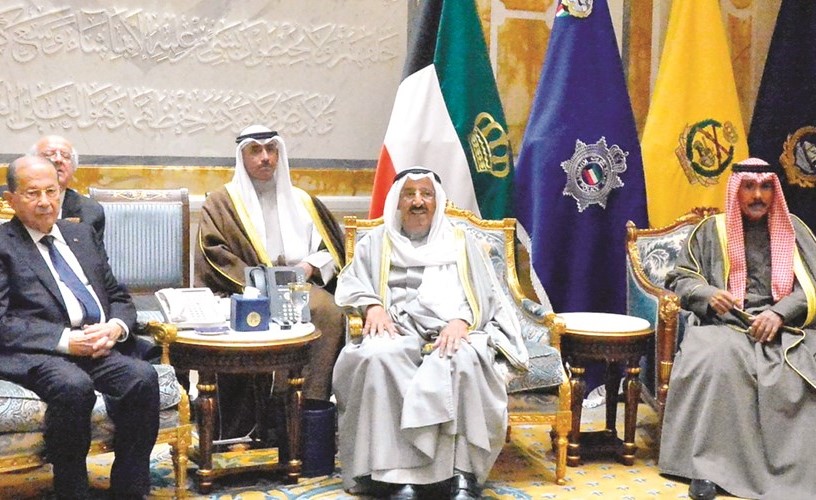 صاحب السمو الأمير وسمو ولي العهد والرئيس اللبناني خلال المباحثات الثنائية﻿