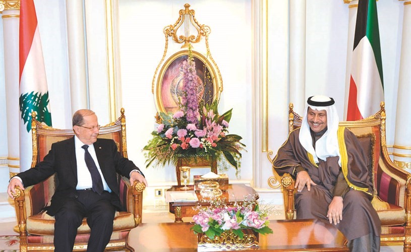 الرئيس اللبناني العماد ميشال عون خلال استقباله سمو الشيخ جابر المبارك﻿