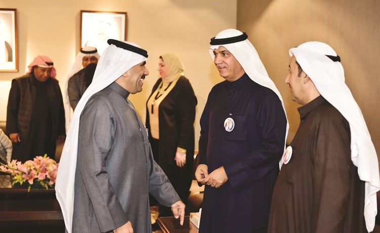 م.علي اليوحة ومحمد العسعوسي وحديث مع الأنباء على هامش معرض الراحل علي المفيدي﻿