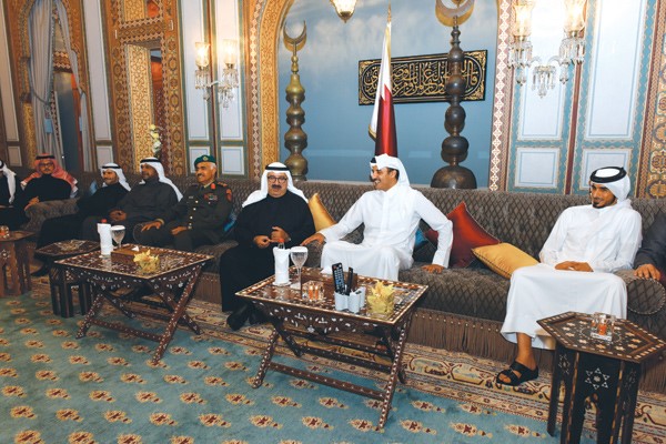 صاحب السمو الشيخ تميم بن حمد مستقبلا الشيخ ناصر صباح الأحمد والوفد المرافق