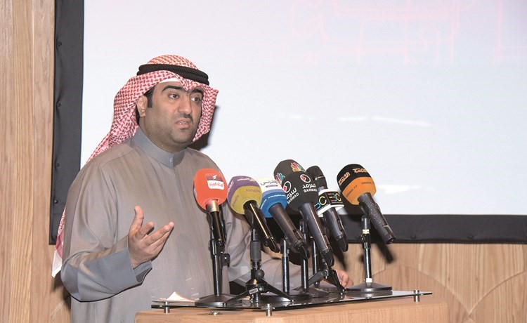 خالد الروضان متحدثا خلال المنتدى ﻿