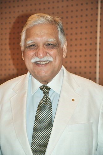 نزار جمعة﻿