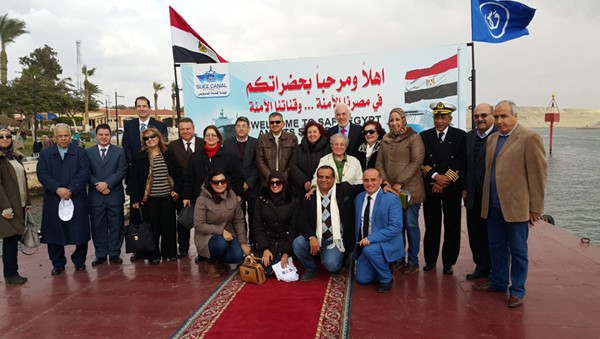 الوفد القبرصي واليوناني خلال زيارته الى قناة السويس