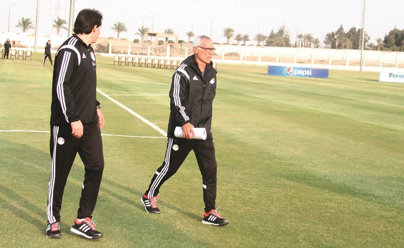 مدرب المنتخب المصري الأرجنتيني هيكتور كوبر ينوي التوجه إلى الكرة الخليجية﻿
