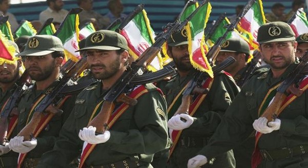 إيران: مقتل رائد في "الحرس الثوري" أثناء اشتباكات مع "داعش" على الحدود مع العراق