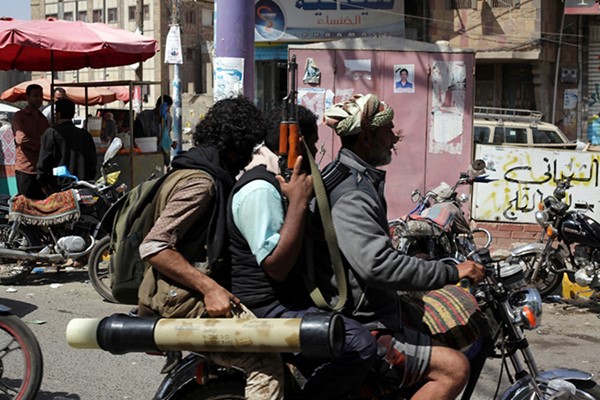 الانفصاليون في جنوب اليمن يسيطرون على مقر الحكومة في عدن والسلطة تتهمهم بالانقلاب