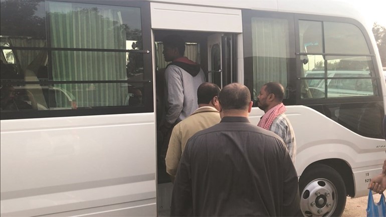 عدد من المخالفين إلى باص الحملة﻿