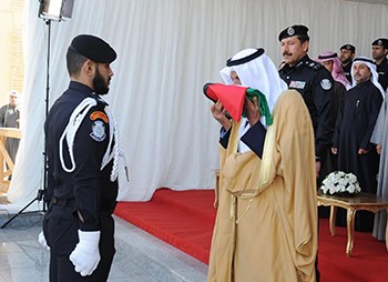 محافظ حولي خلال مراسم رفع العلم: احتفالاتنا ليست لوضع الزينة وإنما لنستذكر كفاح شعب صنع تاريخ بلاده وحريتها